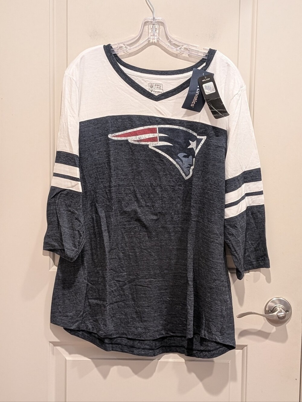 Fanatics NFL NE Patriots Women's Navy and White V-Neck Team Jersey Top 2XL